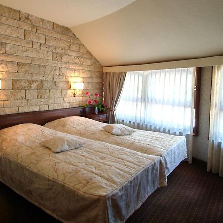 Hotel Restaurant La Porte D'Octodure Martigny المظهر الخارجي الصورة