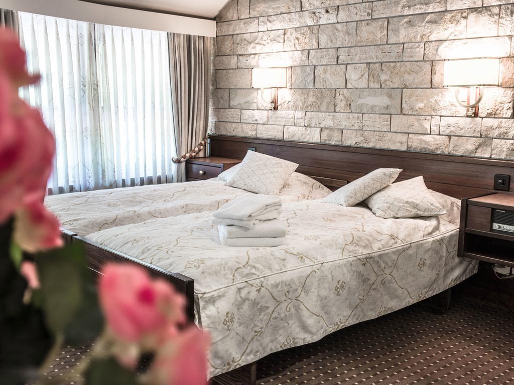 Hotel Restaurant La Porte D'Octodure Martigny المظهر الخارجي الصورة